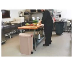 Rubbermaid Contenedor Slim Jim Pedal Lateral 50 Litros -Buffalo Ventas rubbermaid contenedor slim jim pedal lateral 50 litros 04